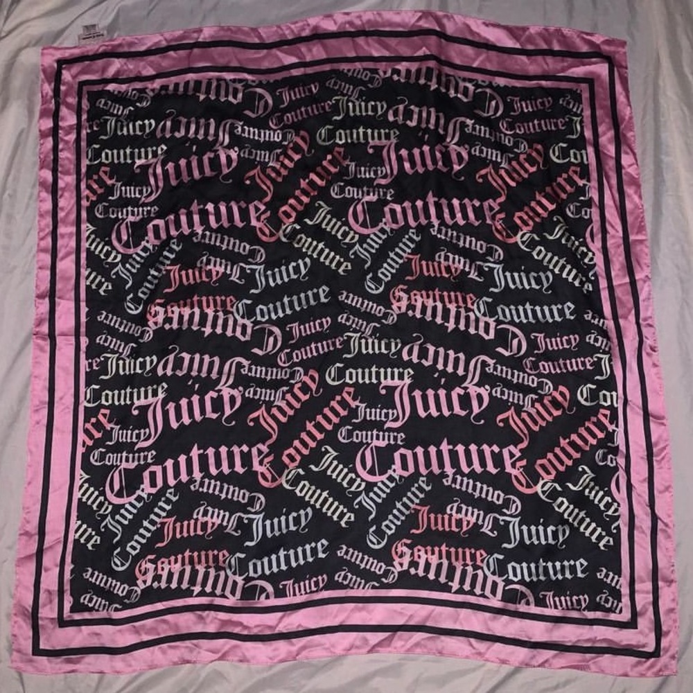 Juicy Couture scarf